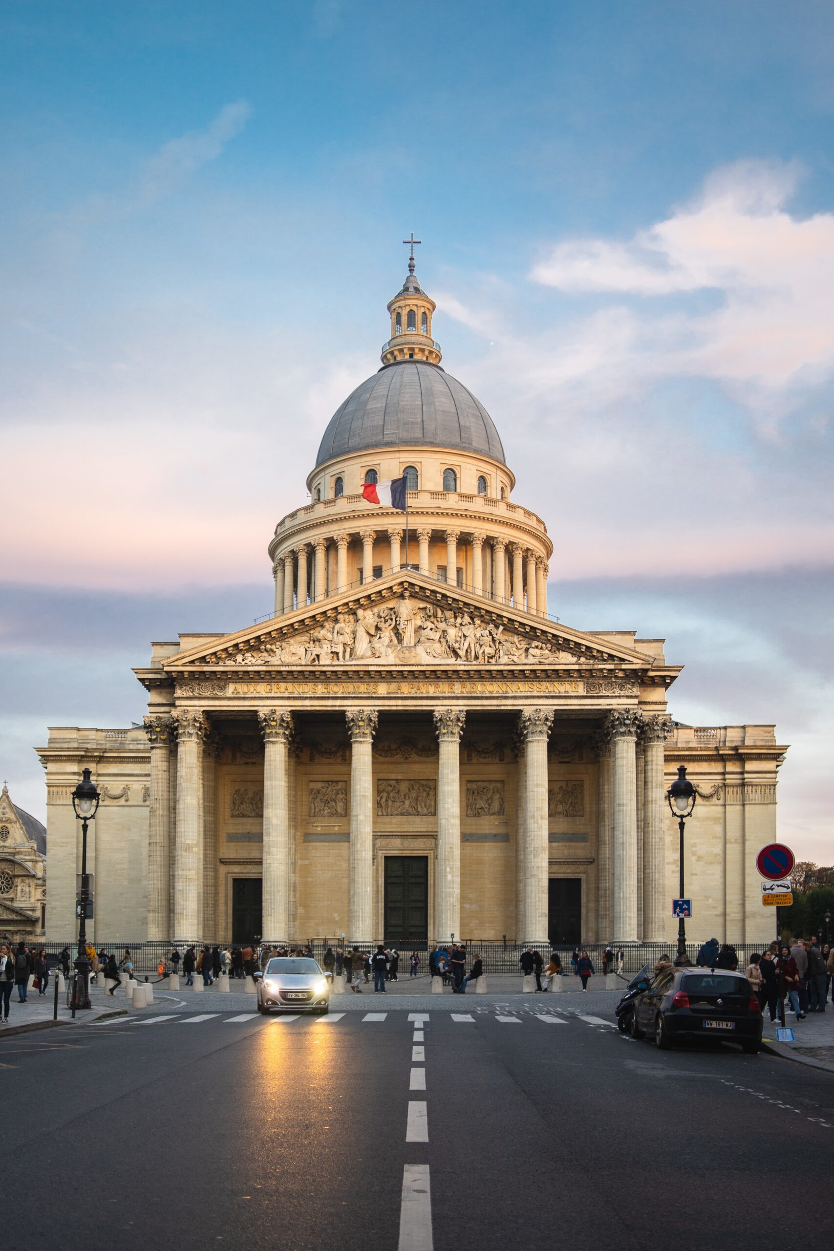 French Government Collapse: Global Reactions and Implications